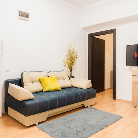 Steps2 Old Town & Metro - The Adventure Apartment Букурещ Екстериор снимка