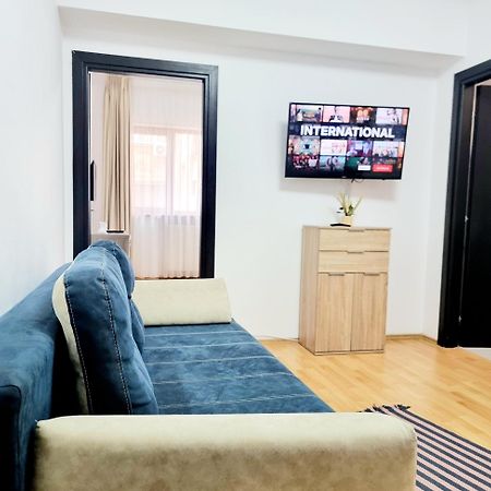 Steps2 Old Town & Metro - The Adventure Apartment Букурещ Екстериор снимка