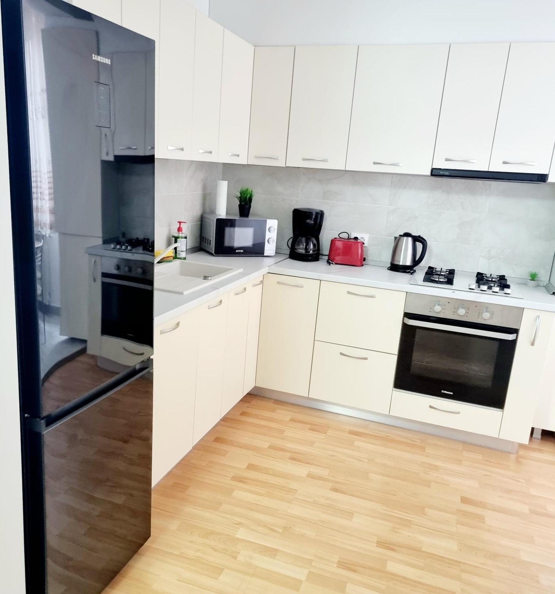 Steps2 Old Town & Metro - The Adventure Apartment Букурещ Екстериор снимка