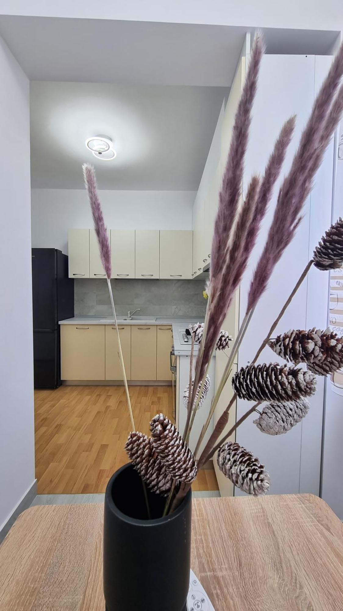 Steps2 Old Town & Metro - The Adventure Apartment Букурещ Екстериор снимка